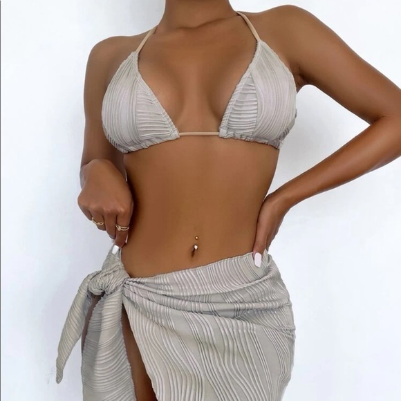 SHEIN 3pc Textured Bikini Top, Bottom, Sarong Set - Picture 3 of 4